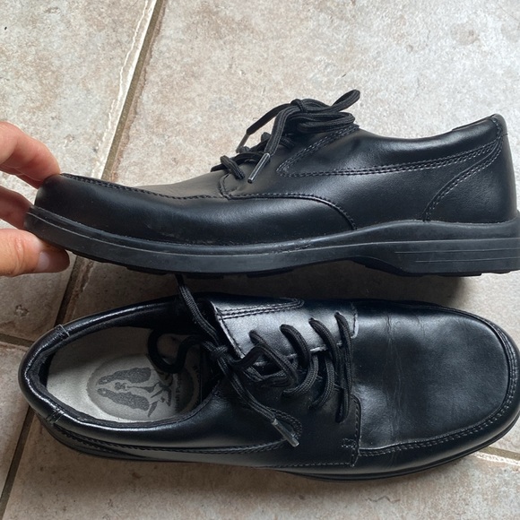 Boy’s size 5.5 Hush Puppies Dress shoes - Picture 14 of 16